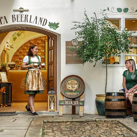 Spa Beerland - At The Golden Lamb Plzeň Exterior foto